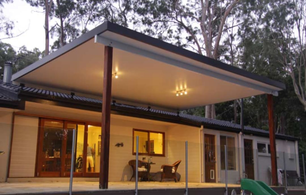 شركة تركيب مظلات وسواتر في أبوظبي – حماية، تصميمات مبتكرة وضمان طويل المدى